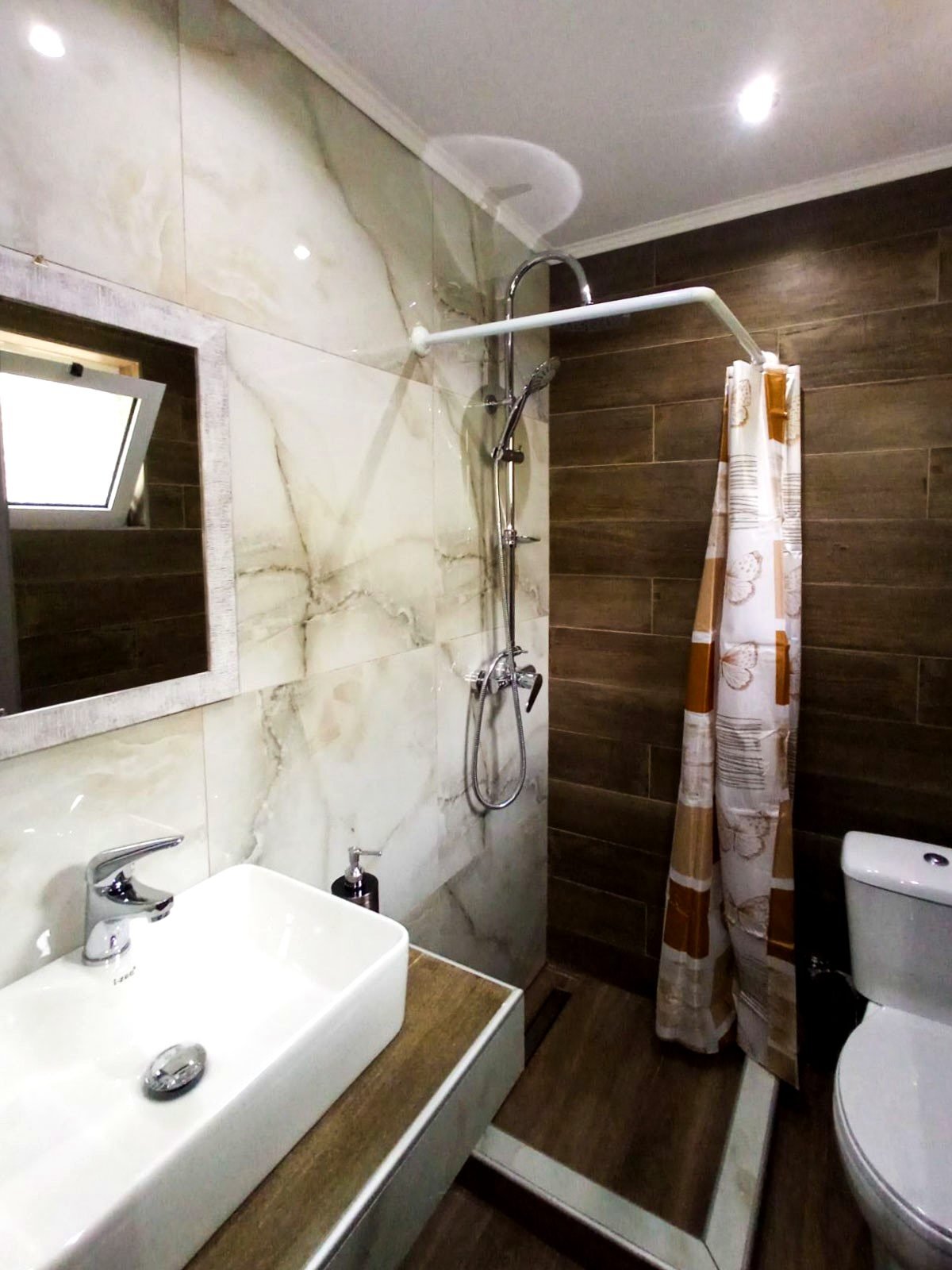Bathroom at Thasos Panorama